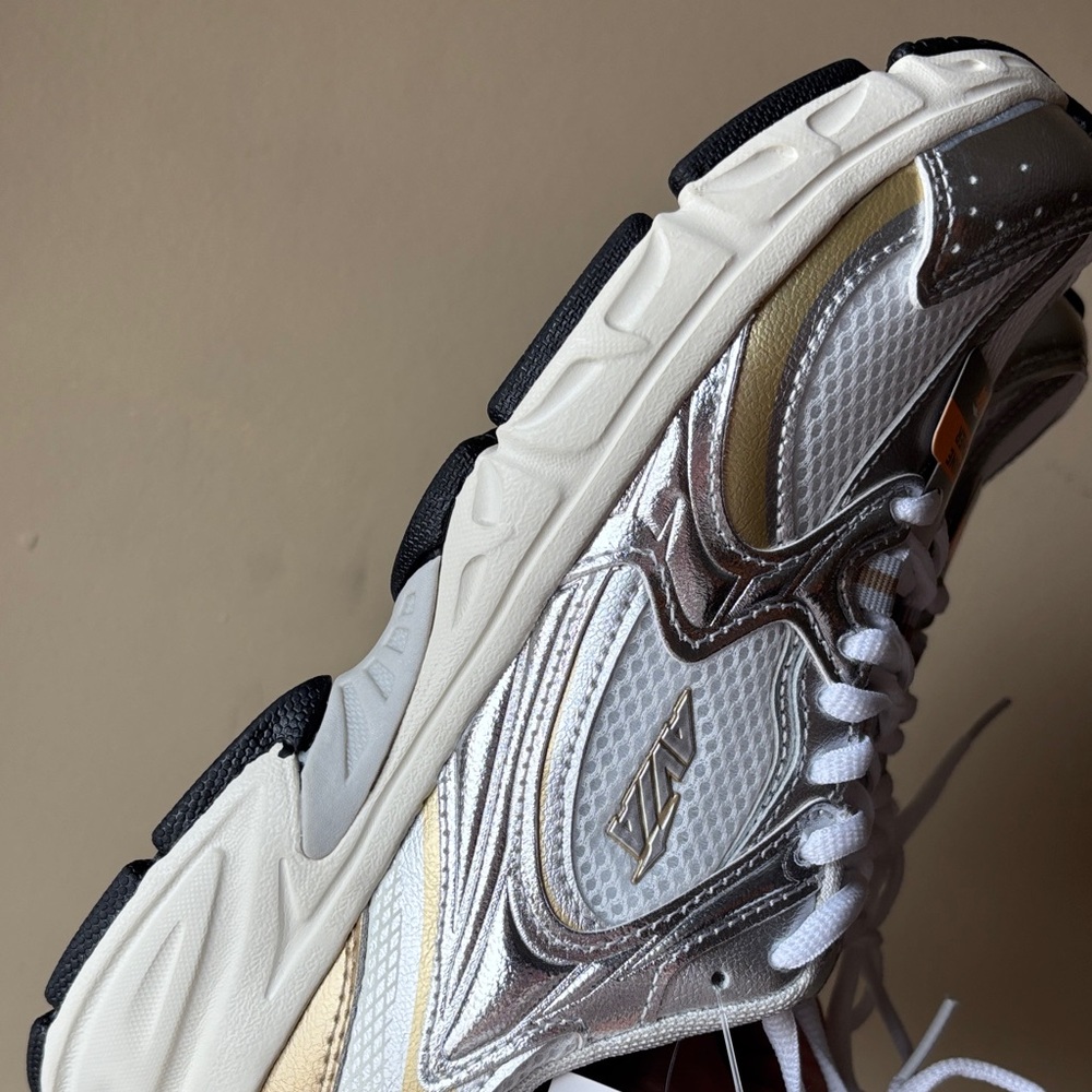 Mixed Metallic Silver, Gold and White Athletic Sneakers (AVIA 5000) - Picture 5 of 6